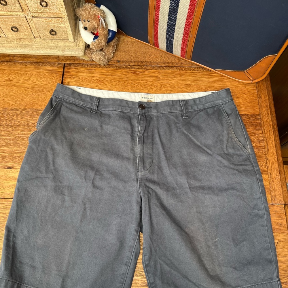 Dockers Waterless men’s navy blue cotton cargo shorts size 38